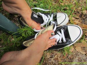 www.xsiteability.com - Whitney's Sweet Scent of New Chucks - photos thumbnail